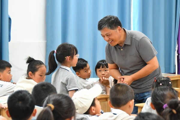 連云區幼教中心開展“探秘小學 銜接成長”幼小銜接參觀活動.jpg