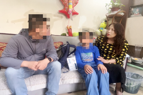 云山小學黨委家訪送關愛、護安全.jpg