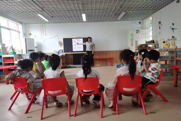 連云區宿城中心幼兒園開展“節氣里的孩子——芒種”活動 (2).jpg